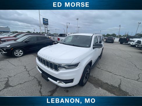 Used 2024 Jeep Wagoneer Series III AWD/4WD image 19