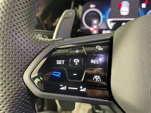 Used 2023 Volkswagen Golf R image 10