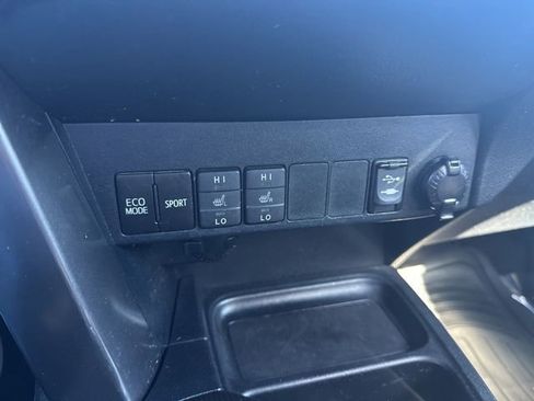 Used 2016 Toyota RAV4 SE image 20