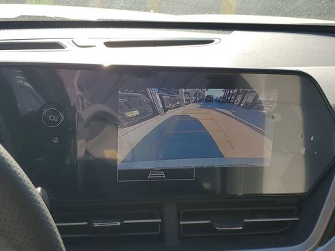 New 2026 Chevrolet Trax RS w/ Sunroof Package image 25