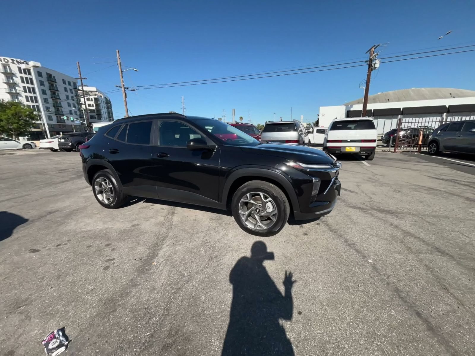 Used 2025 Chevrolet Trax LT w/ LT Convenience Package FWD image 2