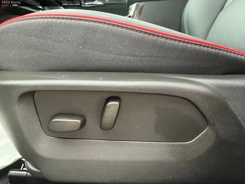 Certified 2023 Buick Envision Essence w/ Technology Package I AWD/4WD image 21