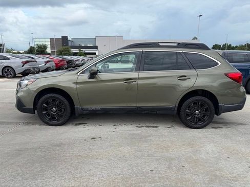 Used 2018 Subaru Outback 2.5i Premium AWD/4WD image 2