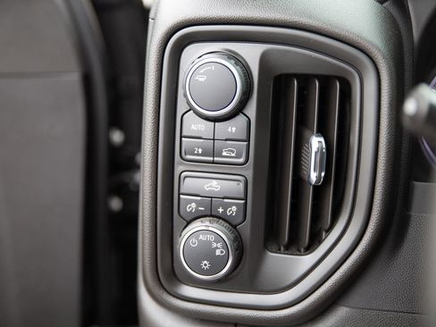 Used 2022 Chevrolet Silverado 1500 Custom AWD/4WD image 18