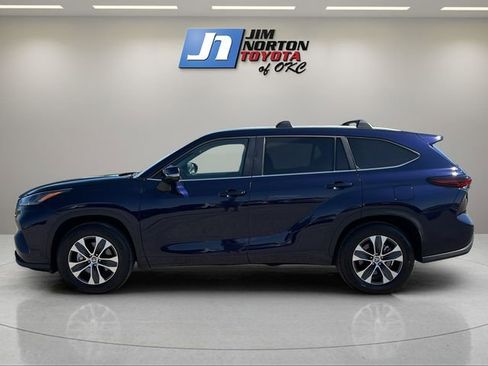 Used 2025 Toyota Highlander XLE image 8