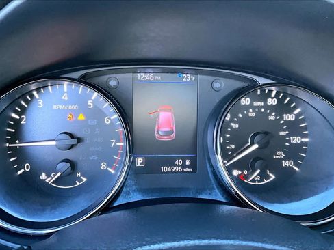 Used 2018 Nissan Rogue SL w/ Premium Package image 25