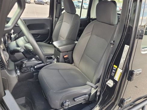 Used 2020 Jeep Gladiator Sport image 5