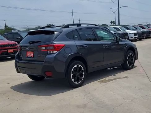 Used 2022 Subaru Crosstrek 2.0i Premium w/ Moonroof Package AWD/4WD image 8