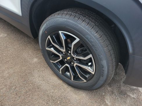 Used 2023 Chevrolet TrailBlazer ACTIV w/ Sun and Liftgate Package AWD/4WD image 5