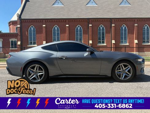 Used 2024 Ford Mustang Coupe RWD image 3