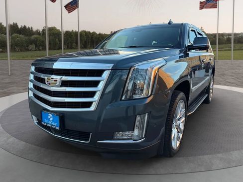 Used 2019 Cadillac Escalade Premium Luxury image 1