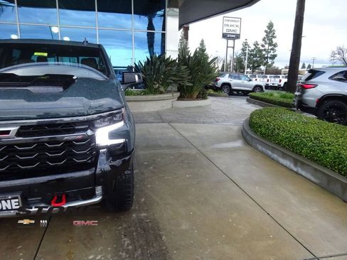 New 2026 Chevrolet Silverado 1500 ZR2 image 32