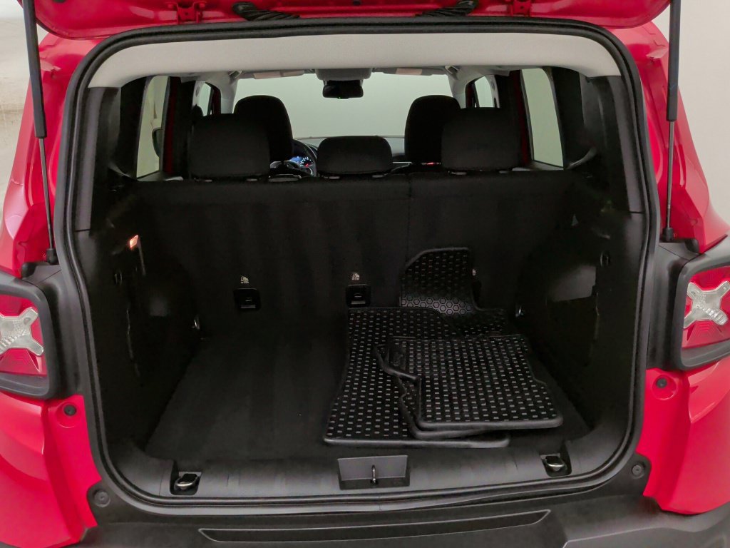 Used 2023 Jeep Renegade Trailhawk AWD/4WD image 19