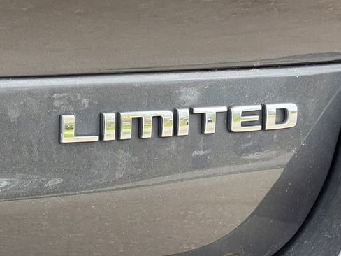 Used 2023 Jeep Grand Cherokee L Limited AWD/4WD image 11