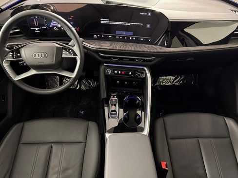 Used 2025 Audi Q5 Premium w/ 19" Wheel Package image 12