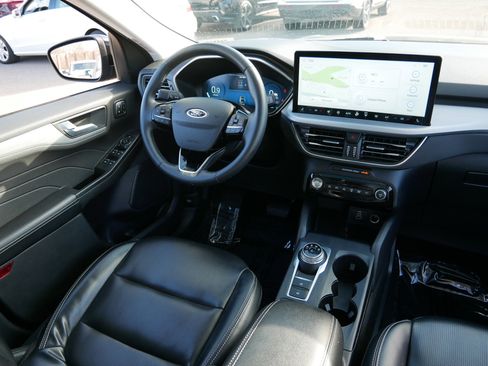 Certified 2024 Ford Escape Platinum AWD/4WD image 9