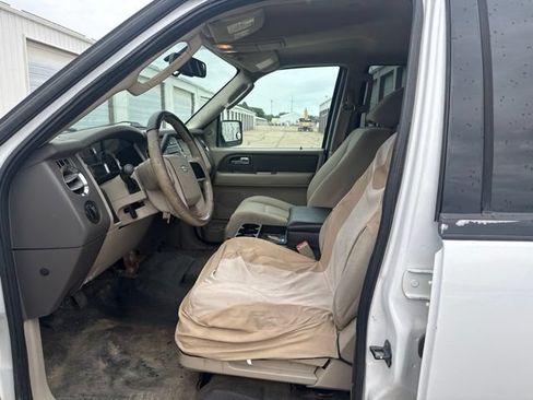 Used 2010 Ford Expedition XLT AWD/4WD image 2