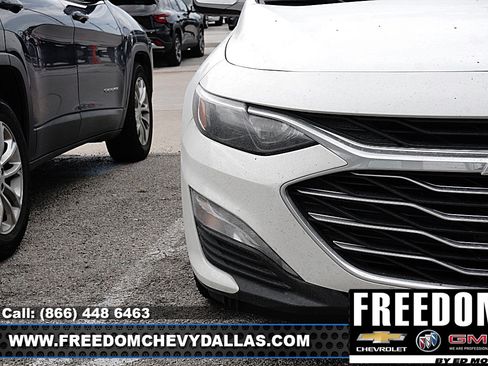 Used 2025 Chevrolet Malibu LT FWD image 9