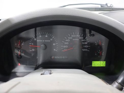 Used 2005 Ford F150 XLT AWD/4WD image 32