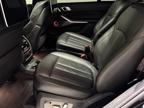 Used 2020 BMW X7 M50i w/ Dynamic Handling Package AWD/4WD image 27