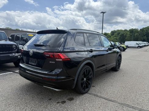 Used 2020 Volkswagen Tiguan SE R-Line AWD/4WD image 5