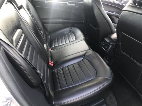 Used 2016 Ford Fusion SE w/ Equipment Group 202A FWD image 21