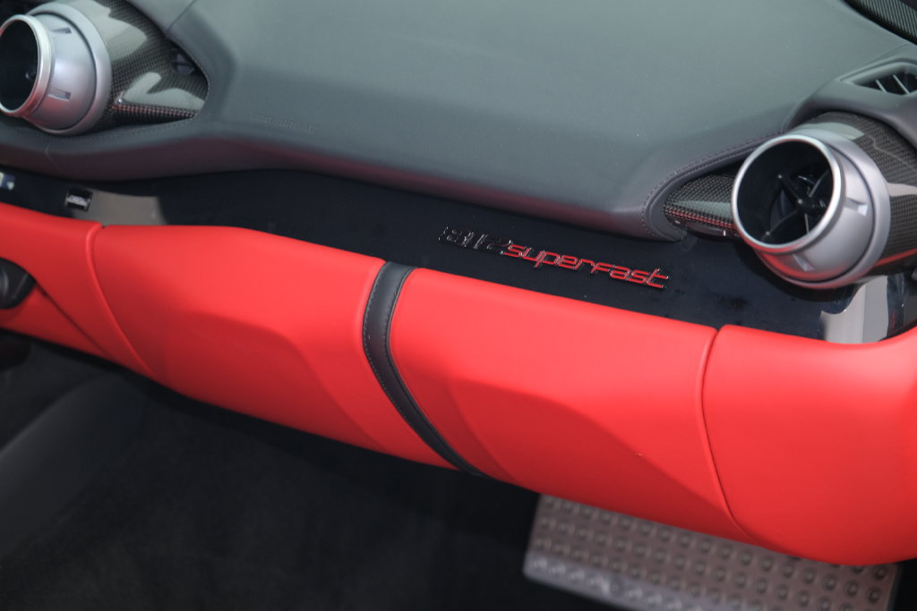 Used 2018 Ferrari 812 Superfast RWD image 28