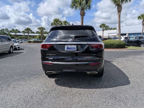 Used 2023 Buick Enclave Essence w/ Sport Touring Edition FWD image 4