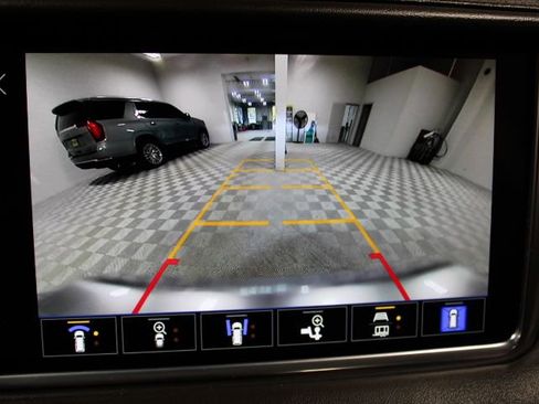 Used 2022 GMC Yukon XL Denali image 48