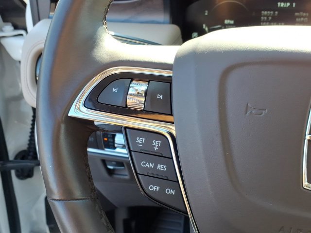 Used 2023 Lincoln Nautilus Reserve w/ Luxury Package AWD/4WD image 24