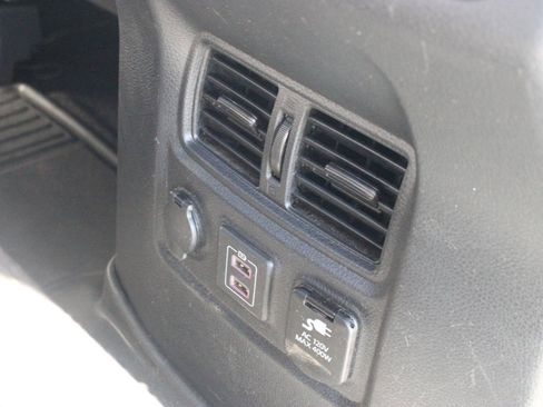 Used 2024 Nissan Titan SV w/ SV Utility Package image 33