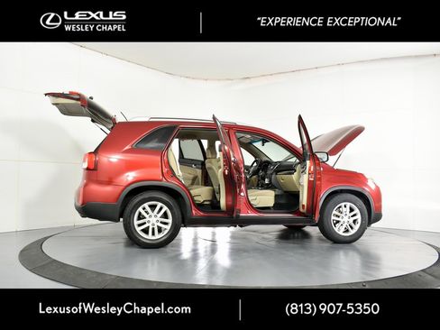 Used 2015 Kia Sorento LX image 15
