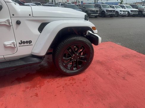 Used 2023 Jeep Wrangler Unlimited Sahara AWD/4WD image 13