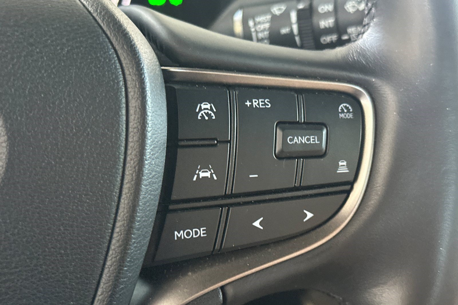 Certified 2025 Lexus UX 300h FWD w/ Accessory Package (Z2) image 30