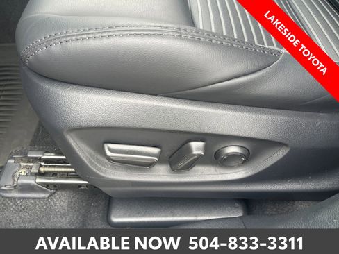 Used 2024 Toyota Corolla Cross AWD Hybrid w/ Convenience Package image 27