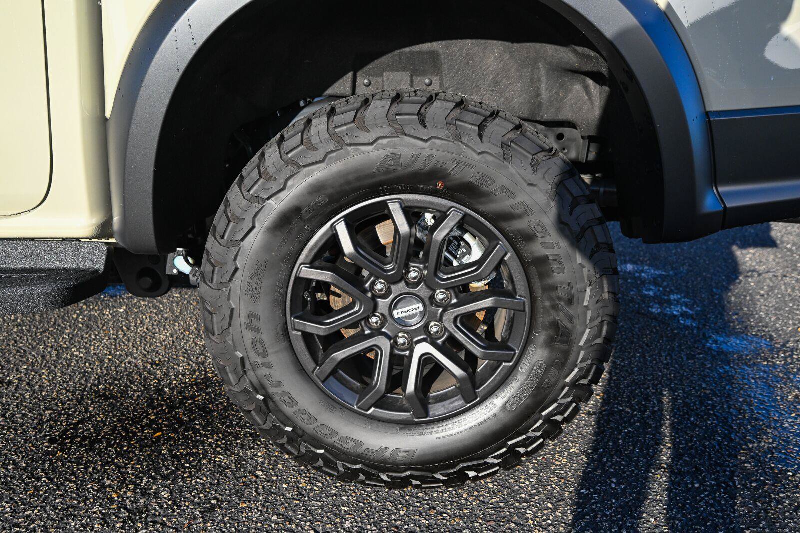 Used 2025 Ford Ranger Raptor AWD/4WD image 13