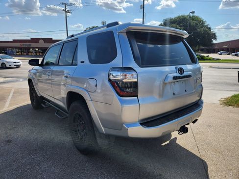 Used 2021 Toyota 4Runner SR5 Premium w/ Moonroof Package RWD image 3