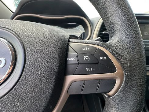 Used 2016 Jeep Cherokee Sport AWD/4WD image 25