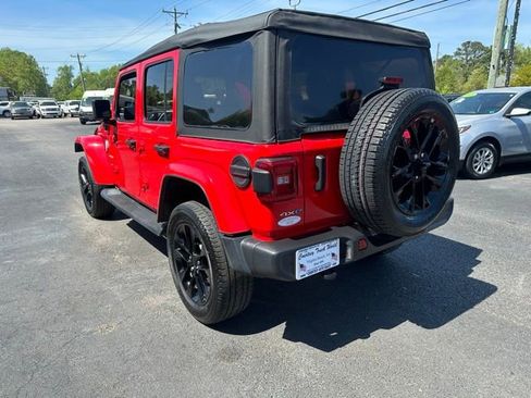Used 2021 Jeep Wrangler Unlimited Sahara w/ Cold Weather Group AWD/4WD image 9
