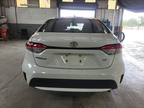 Used 2020 Toyota Corolla LE FWD image 6