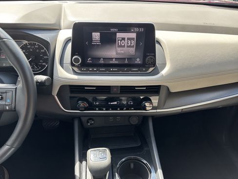 Used 2025 Nissan Rogue SV AWD/4WD image 22
