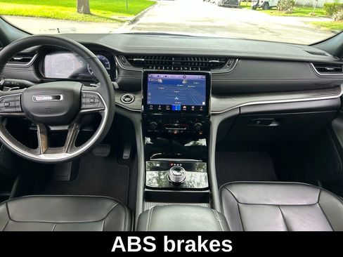 Certified 2024 Jeep Grand Cherokee Limited w/ Black Appearance Package image 13