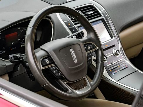 Used 2019 Lincoln Nautilus Reserve image 19