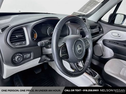 Used 2022 Jeep Renegade Latitude w/ Convenience Group AWD/4WD image 9