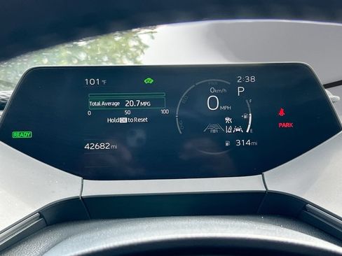 Used 2024 Toyota Prius LE FWD image 21