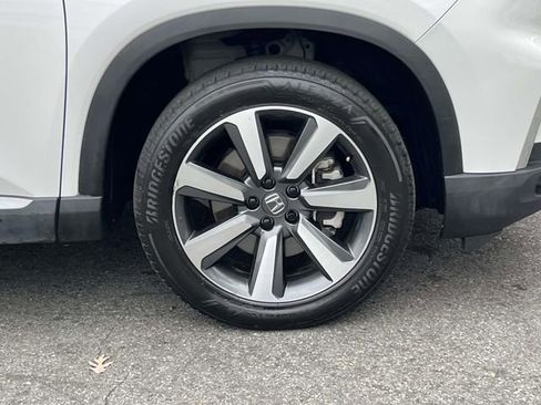 Used 2023 Honda Pilot Touring image 7