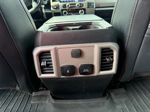 Used 2022 Ford F350 Lariat w/ Chrome Package image 16