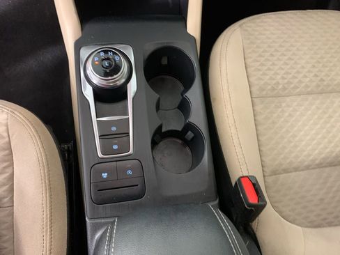 Used 2020 Ford Escape SE image 24