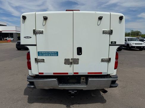 Used 2015 Chevrolet Silverado 2500 W/T AWD/4WD image 4