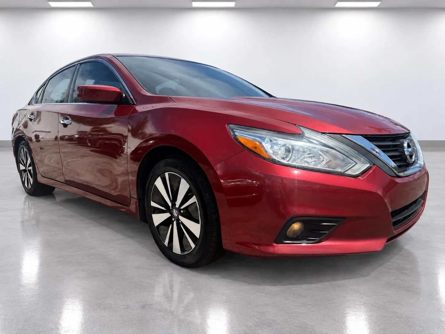 Used 2016 Nissan Altima 2.5 SR FWD image 3